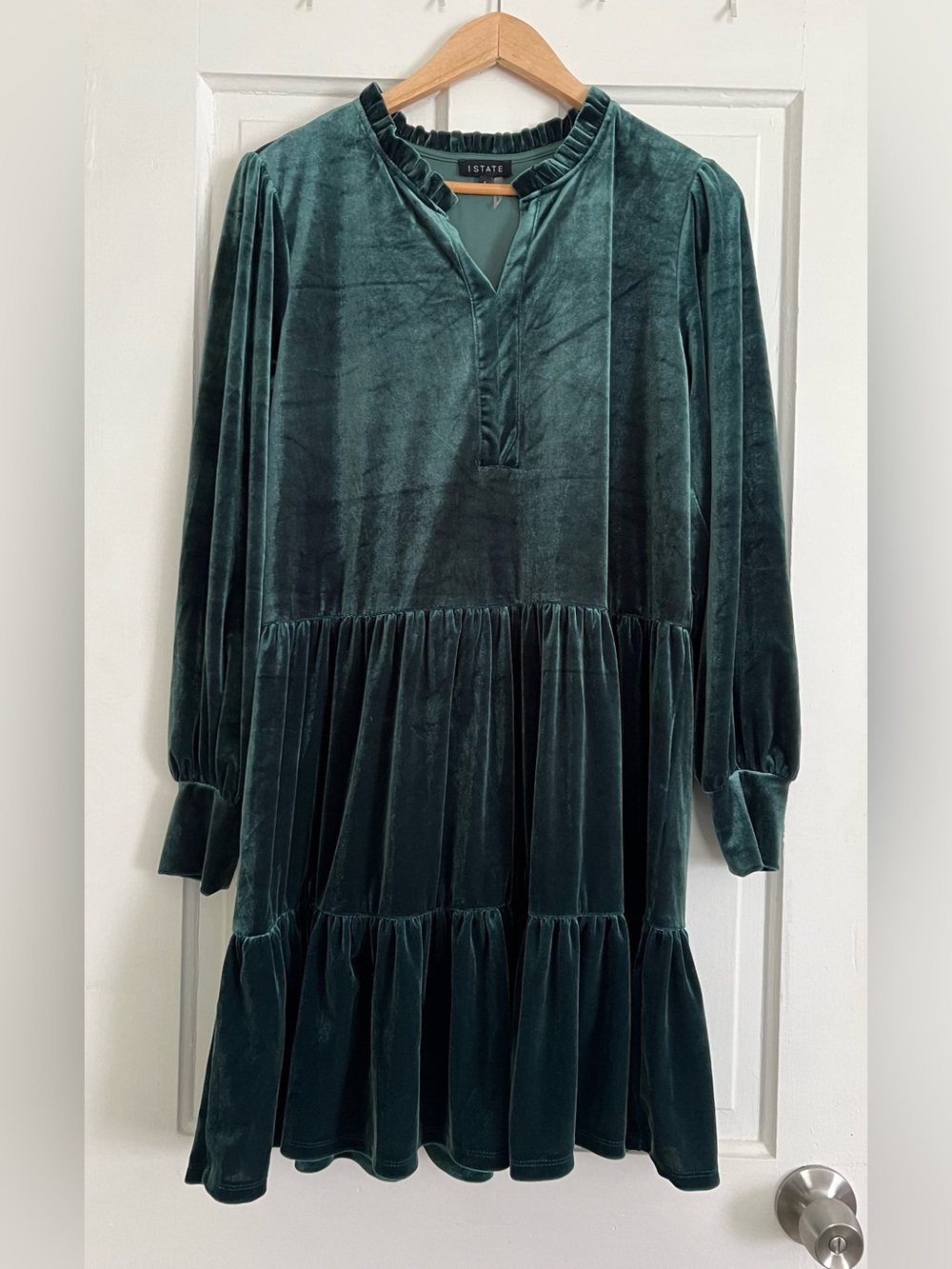1.State Size Large Velvet Dress Short Mini Tiered Long Sleeves Holiday Green